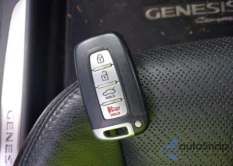 2013 Hyundai Genesis 3.8 Track z USA, uszkodzony, nr VIN KMHHU6KJ7DU097336